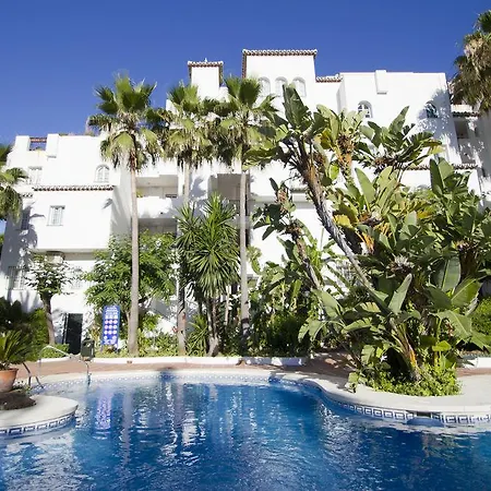 Royal Oasis Club At Pueblo Quinta By Diamond Apartahotel Benalmádena
