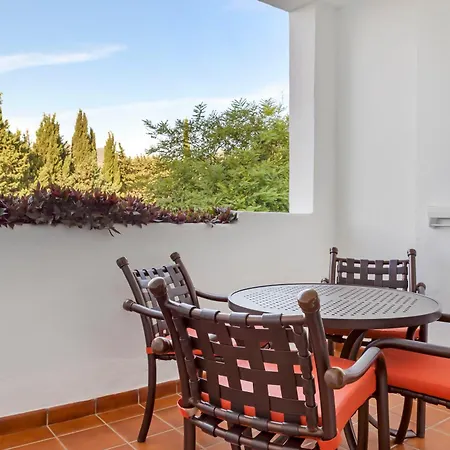 Royal Oasis Club At Pueblo Quinta By Diamond Apartahotel Benalmádena