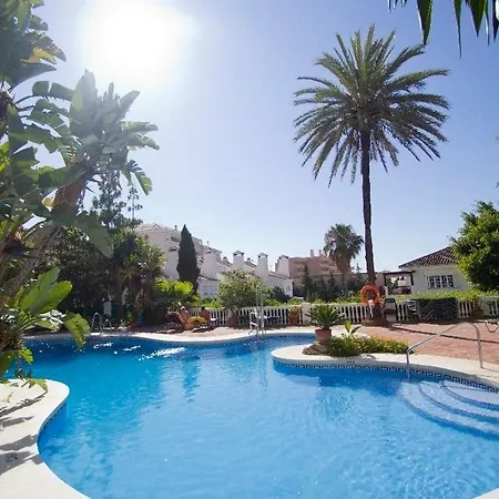 Apartahotel Royal Oasis Club At Pueblo Quinta By Diamond Benalmádena