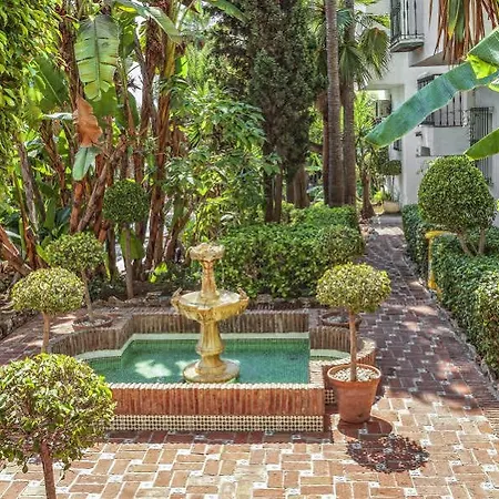 Royal Oasis Club At Pueblo Quinta By Diamond Apartahotel Benalmádena