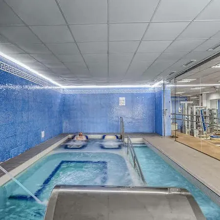 Royal Oasis Club At Pueblo Quinta By Diamond Apartahotel Benalmádena